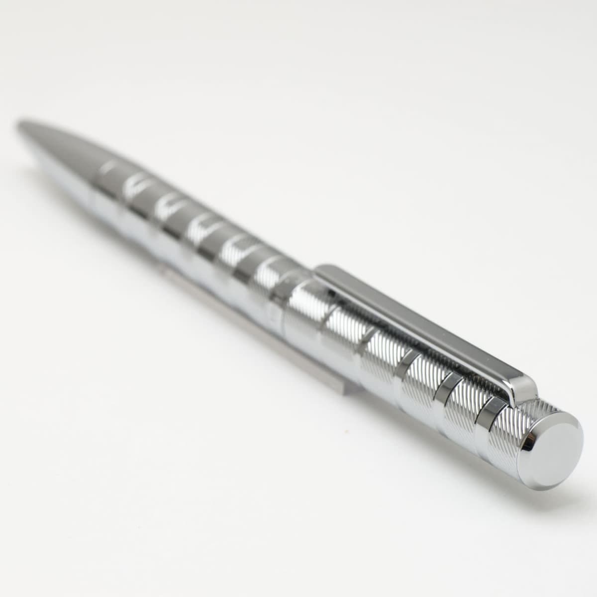 Ballpoint pen Evolve Chrome