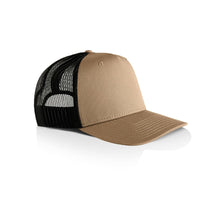 Stock Contrast Trucker