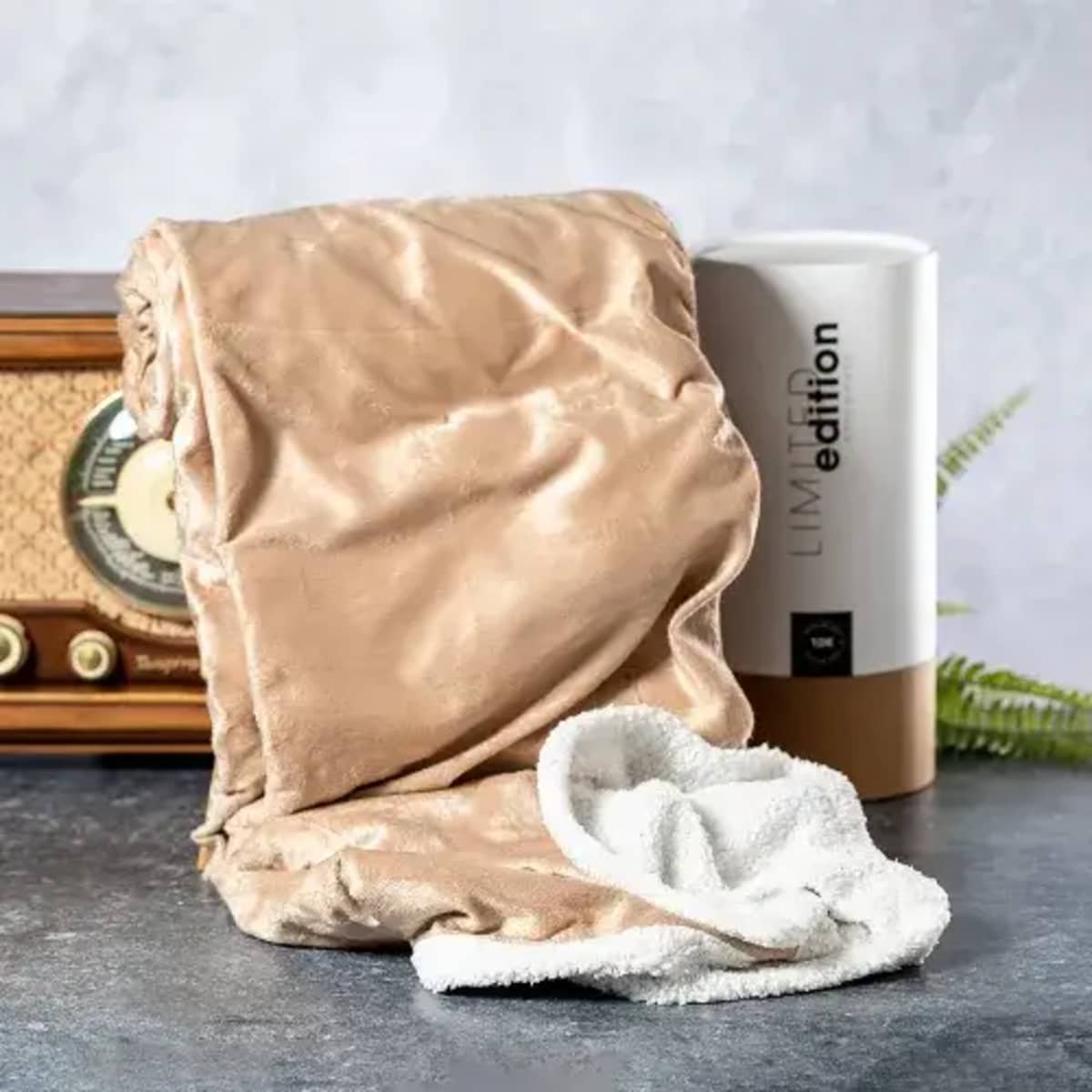 Limited Edition Blanket - Haltebes