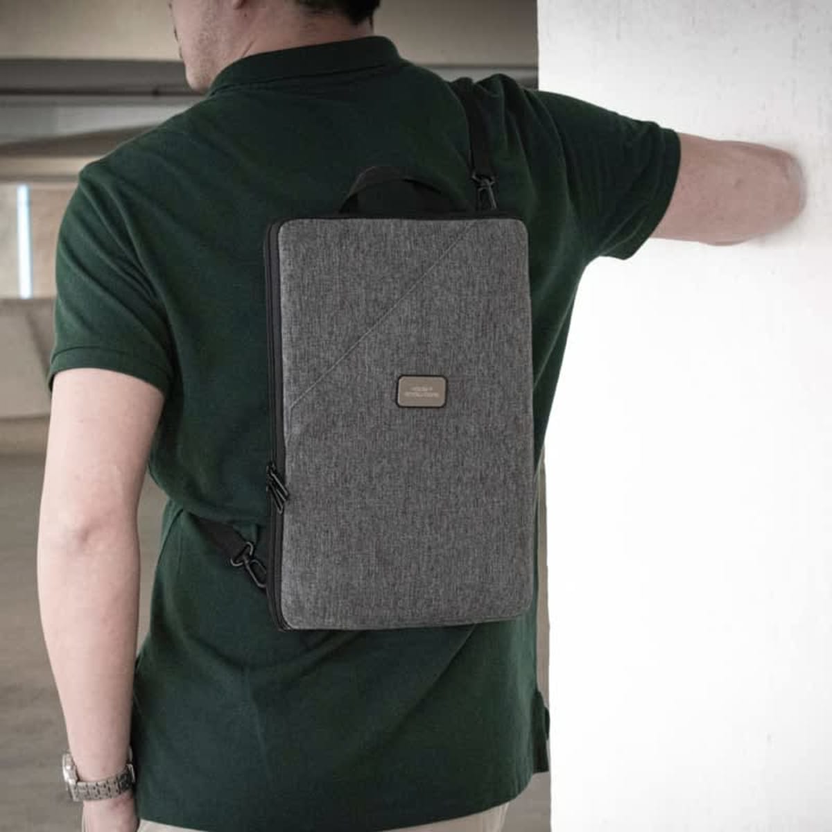 Specter Go Laptop Sling Bag (Stock)