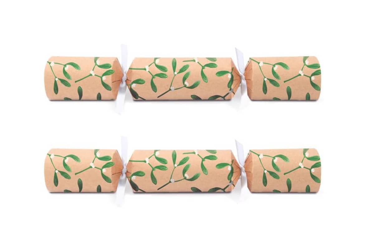 Christmas Crackers Bon Bons Mistletoe