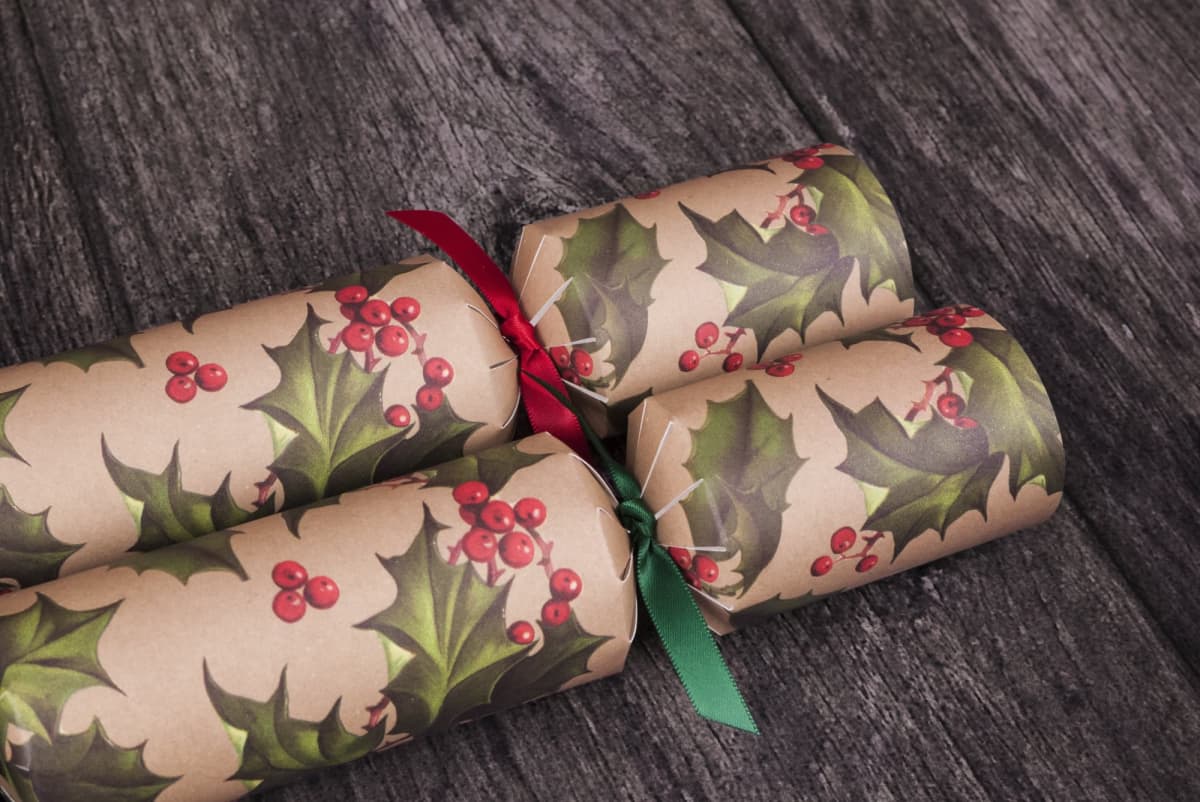Christmas Crackers Bon Bons Holly design
