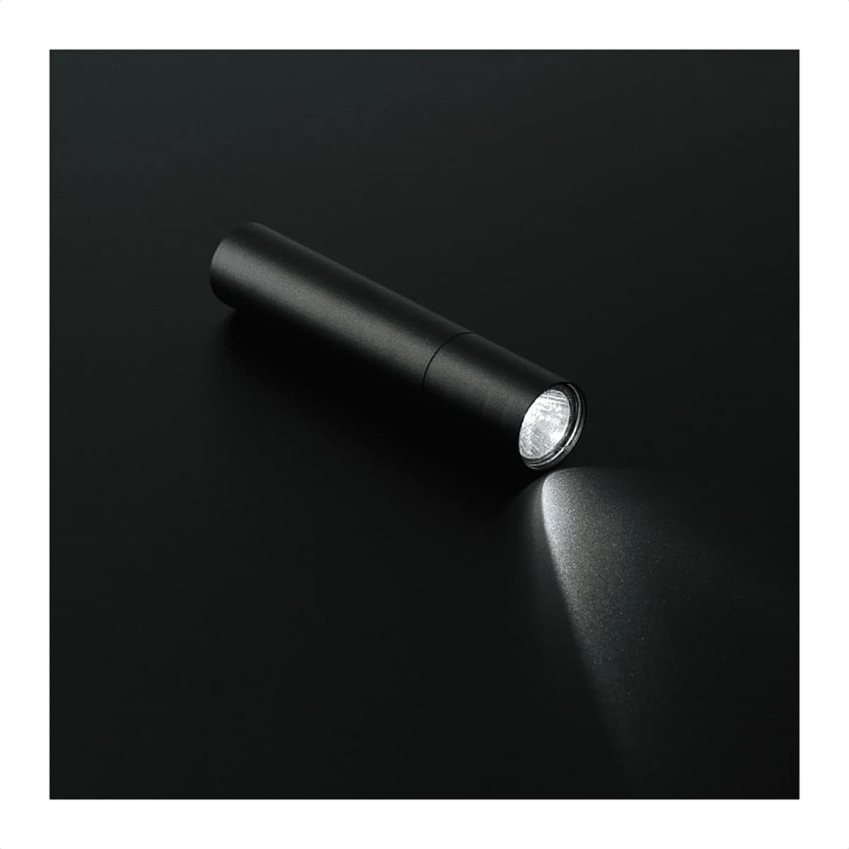 Rechargeable 1200mah Flashlight