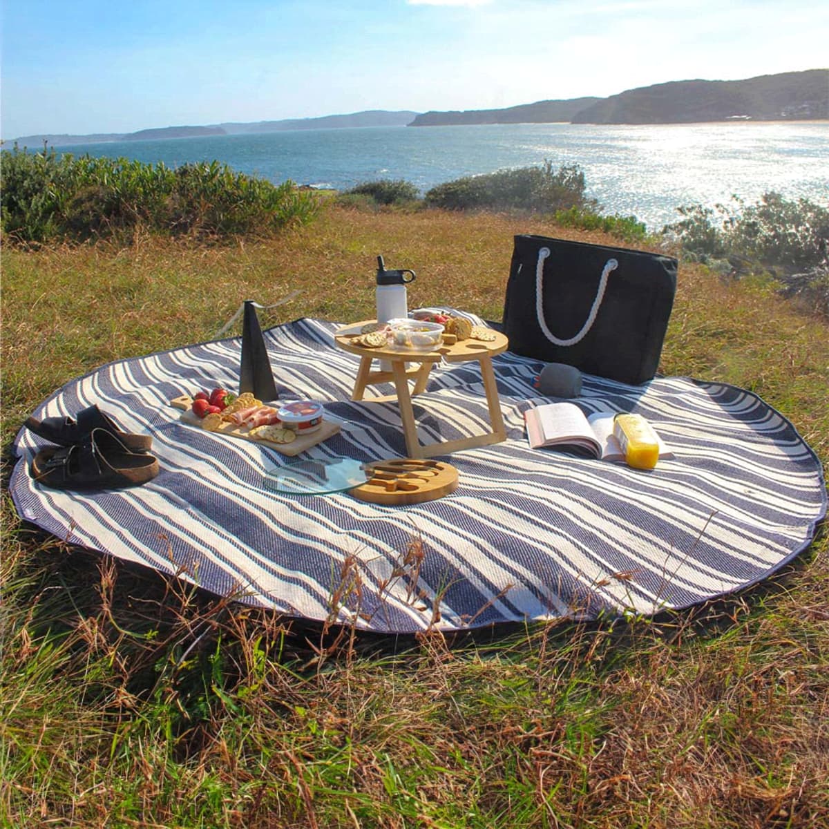 Trekk Round Picnic Rug