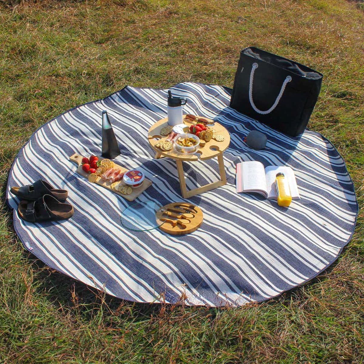 Trekk Round Picnic Rug