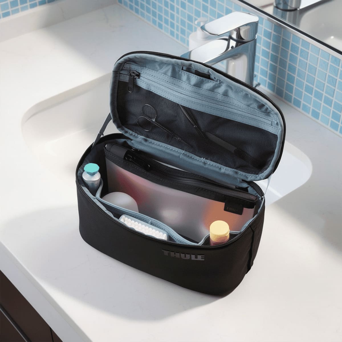 Thule Subterra 2 Toiletry Bag w/ Removable Pouch