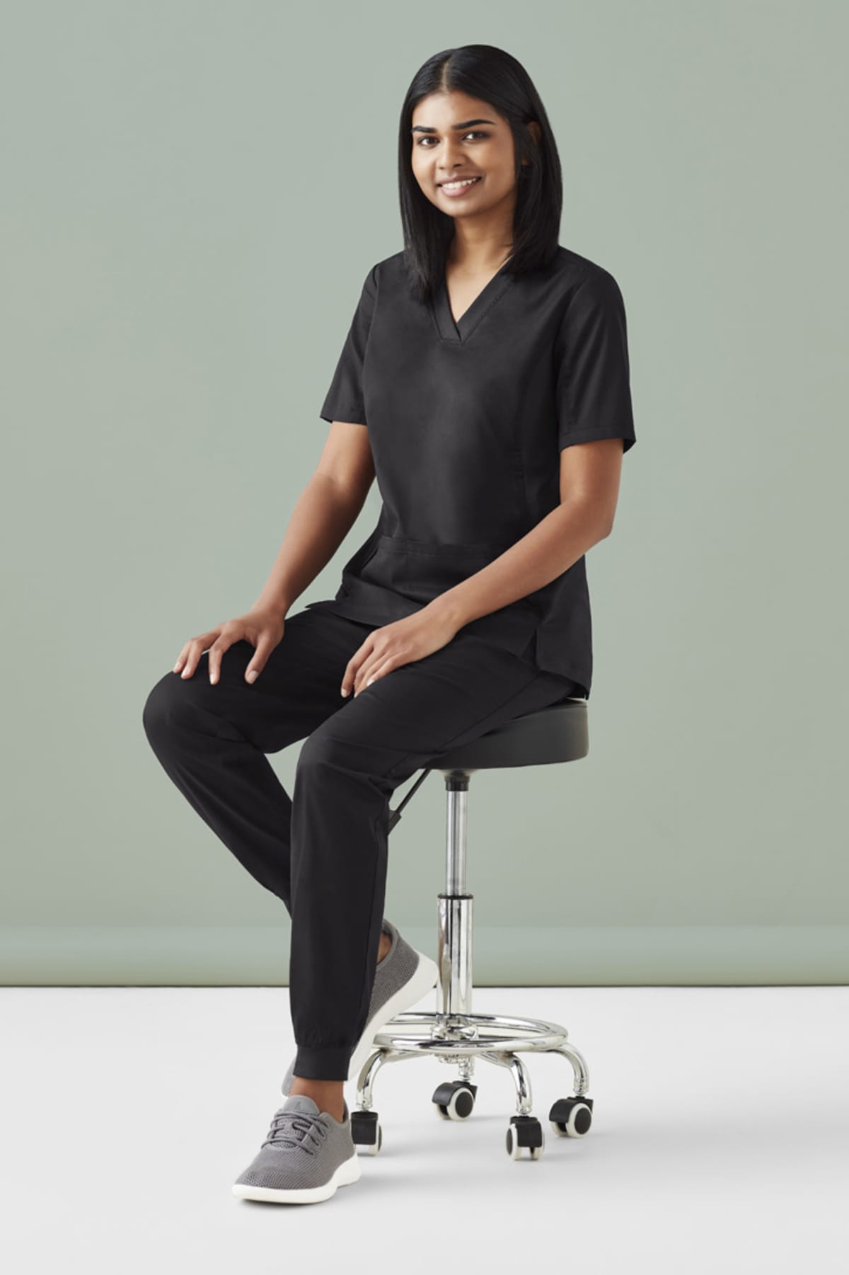 Womens Riley Slim Leg Jogger Scrub Pant